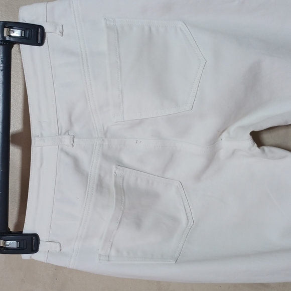 Forever 21 White Distressed Skinny Size 25 - Picture 7 of 8